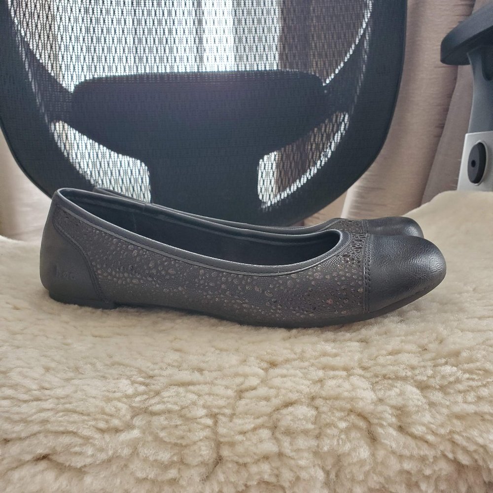 Black Born Concept Flats in size 7